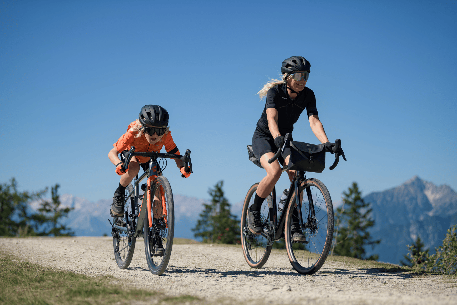 Bicicleta Cube Nuroad​